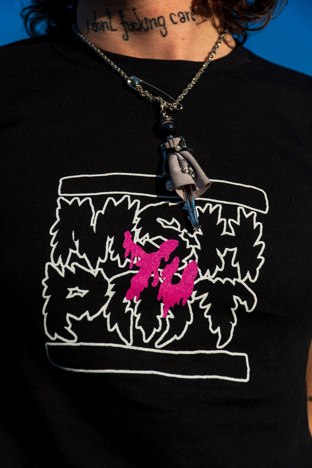 YU "MOSHPIT" UNISEX T-SHIRT - SCHWARZ