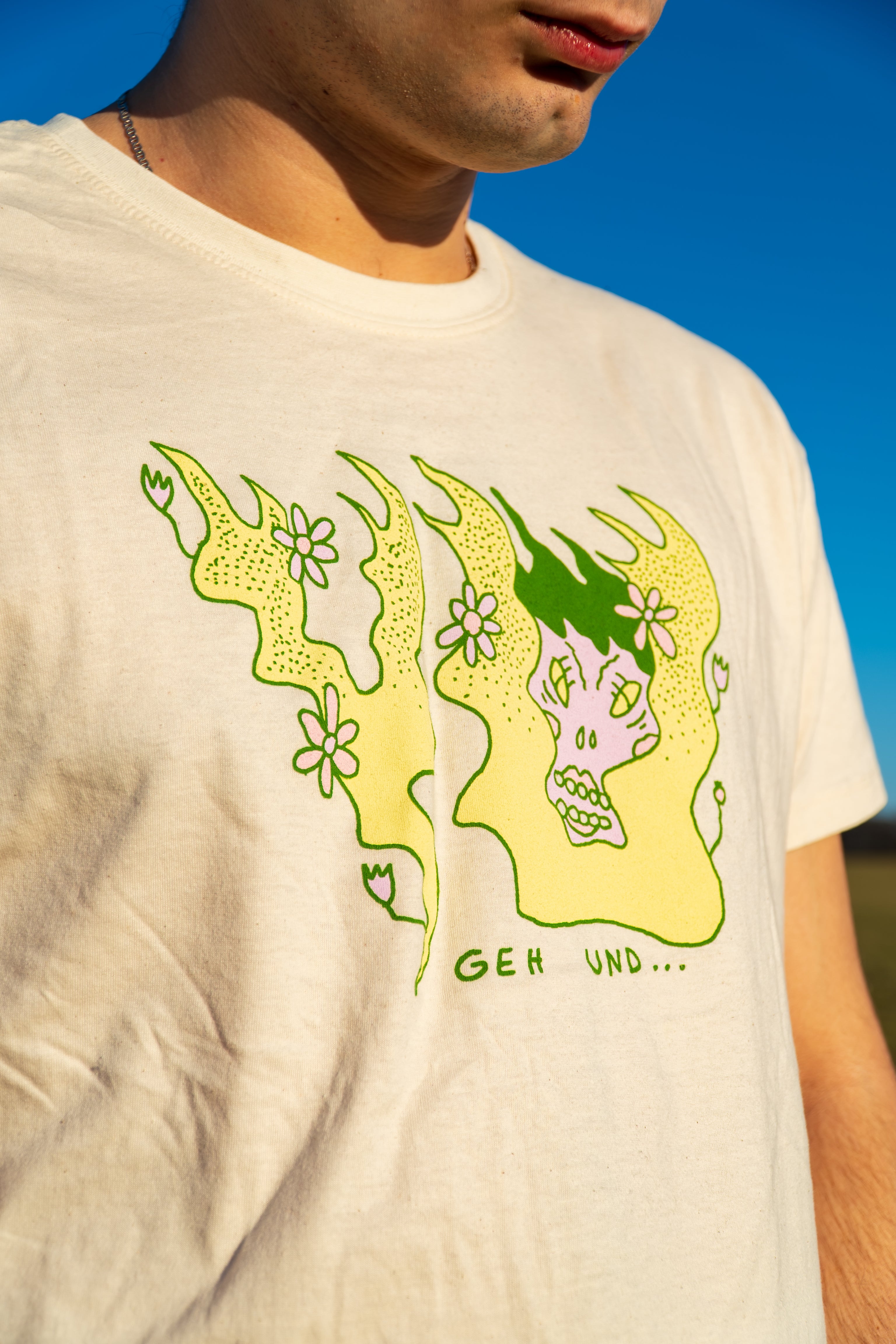 YU "GEH UND ..." UNISEX T-SHIRT - BEIGE