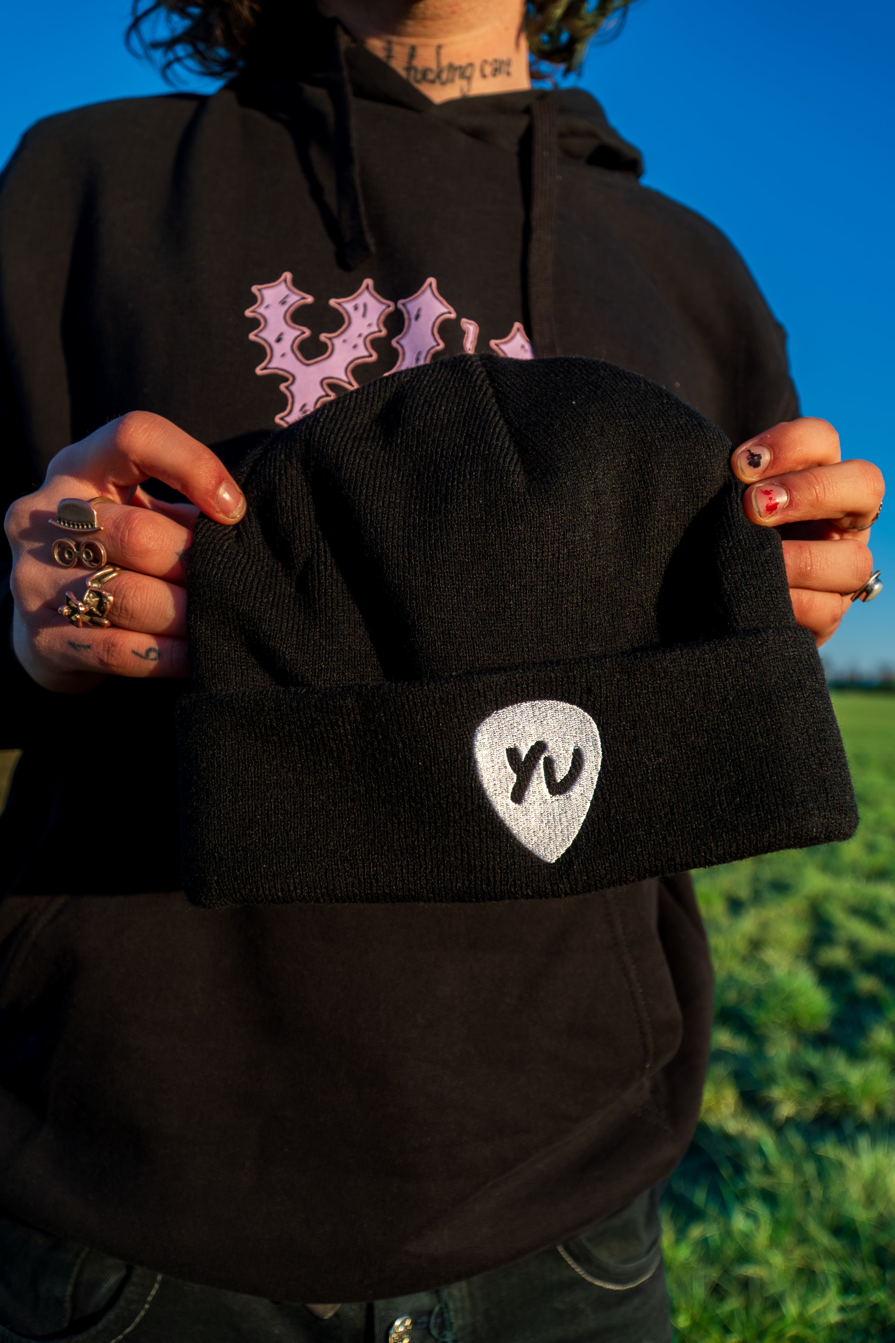 YU "LOGO" BEANIE - SCHWARZ/WEISS